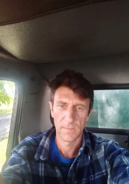 Я Виктор, 46 років, знайомлюсь без зобов'язань у Гадяче