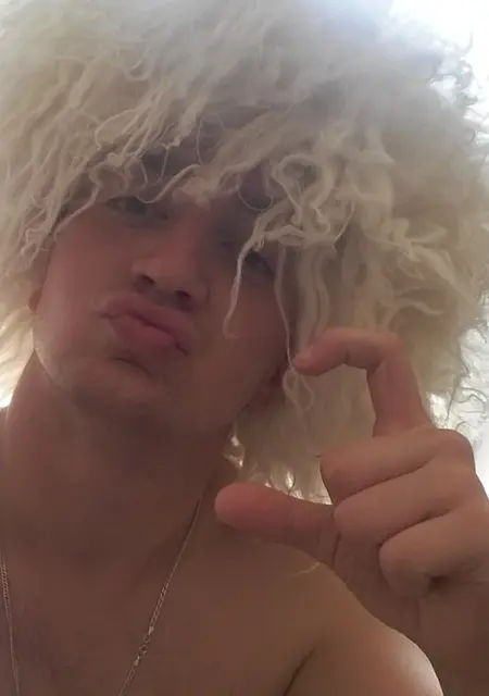 Илья из Солигорска, мне 26, познакомлюсь без обязательств