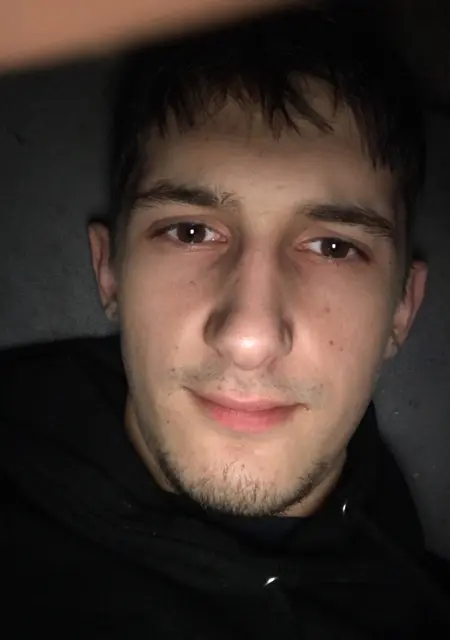 Я Іван, 22, из Ужгорода, ищу знакомства без обязательств