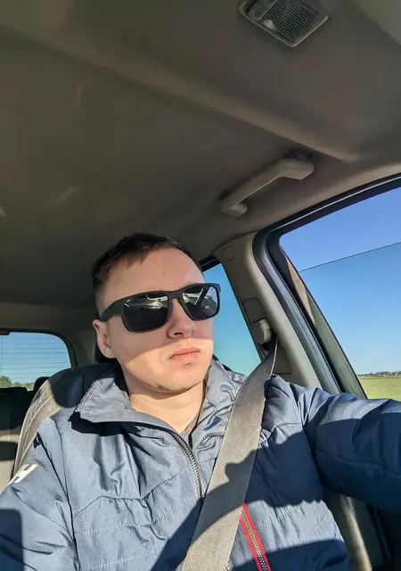 Виктор из Кобрина, мне 28, познакомлюсь на одну ночь