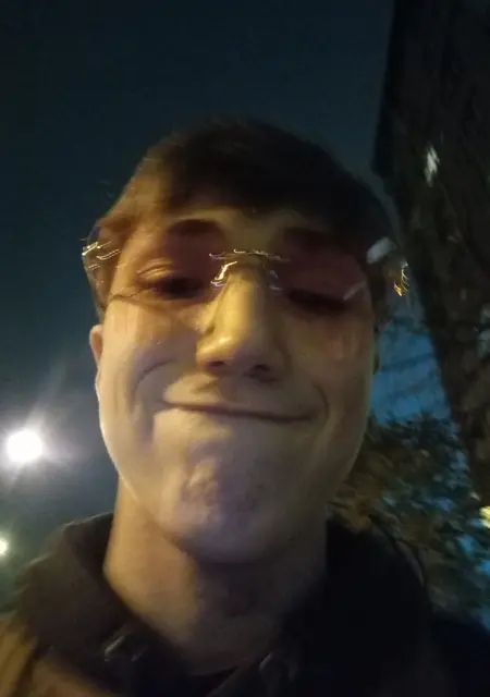 Иван из Франкфурта-на-майне, ищу на сайте знакомства на одну ночь