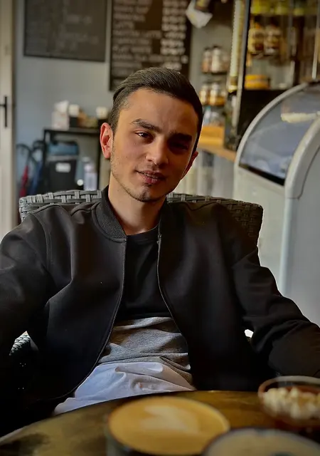 Я Kamil, 24, знакомлюсь для открытые отношения в Голенюв