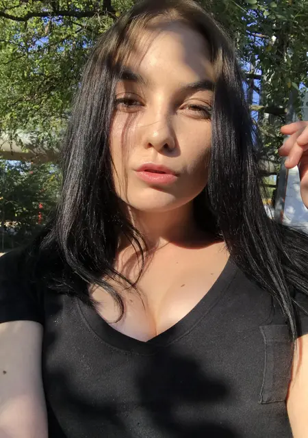 Я Кира, 25, знакомлюсь без обязательств в Херсоне