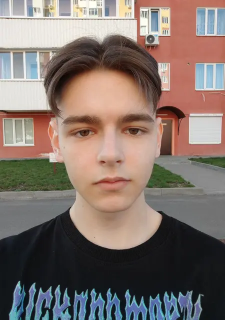 Ярик з Харкова, мені 20 років, познайомлюсь без зобов'язань