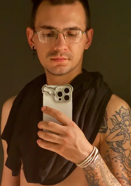 Паша из Гомеля, ищу на сайте знакомства без обязательств