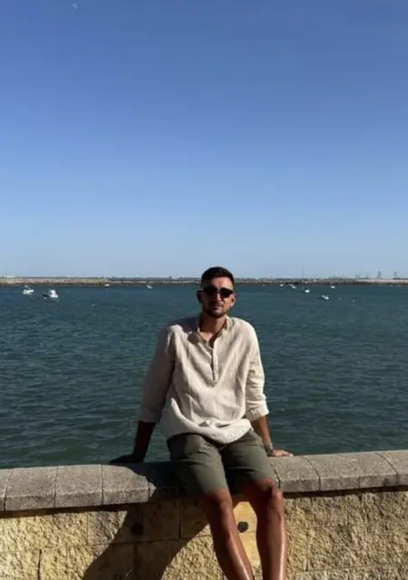 Soy Cristian, 27 años de Madrid, busco conocer gente para lío de una noche