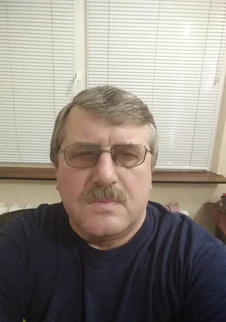 Я Георгий, 63 років, знайомлюсь без зобов'язань у Києві