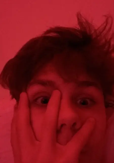 Я Иван, 25, из Амстердама, ищу знакомства без обязательств