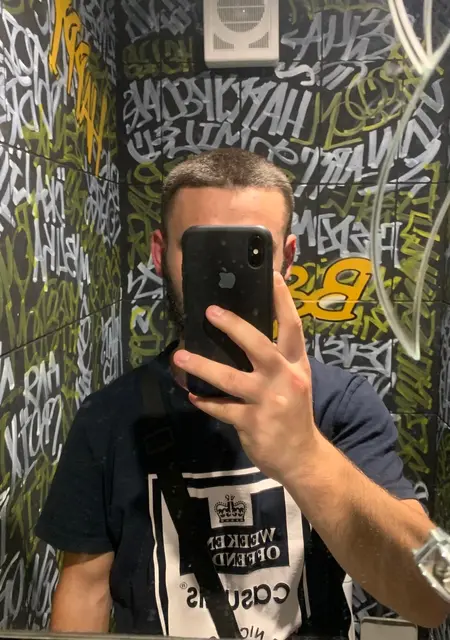 Я Віталік, 19 років, знайомлюсь на одну ніч у Вінниці