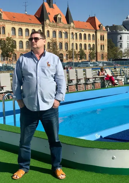 Марат из Днепра, ищу на сайте знакомства на одну ночь