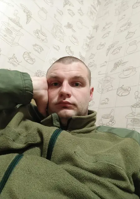 Я Максим, 28, знакомлюсь без обязательств в Павлограде