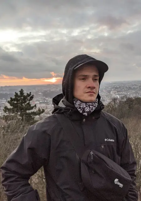 Я Женя, 23 років, знайомлюсь без зобов'язань у Рівному