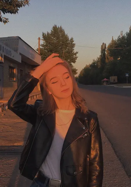 Александра из Луганска, ищу на сайте общение