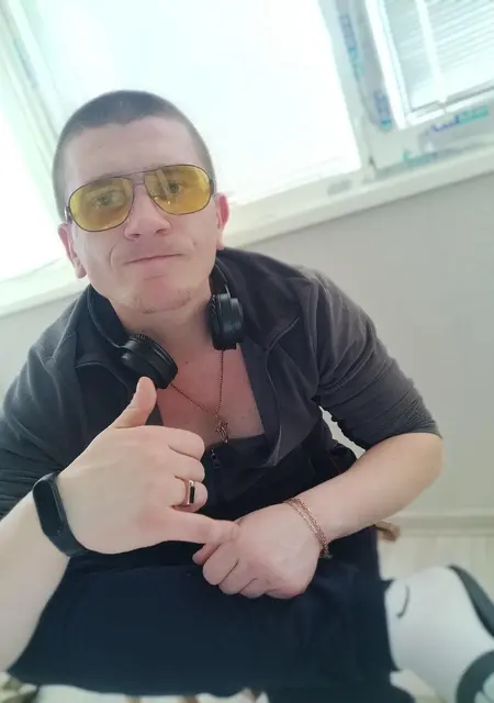 Я Vlad, 29, из Сум, ищу знакомства без обязательств