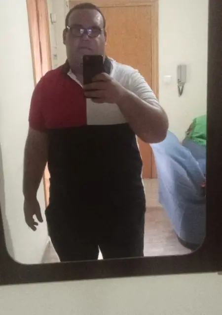 Soy Josua, 34 años de Almería, busco conocer gente para relación a largo plazo