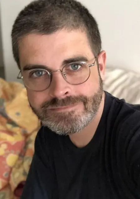 Yann из Парижа, мне 36, познакомлюсь