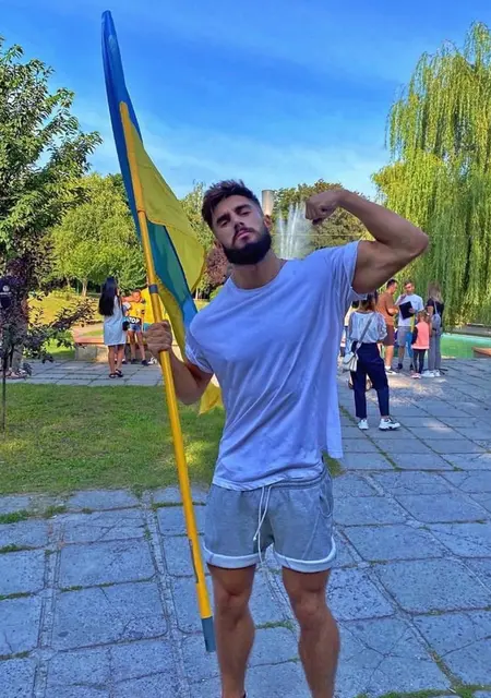 Я Віталій, 35 років з Ужгорода, шукаю знайомства на одну ніч