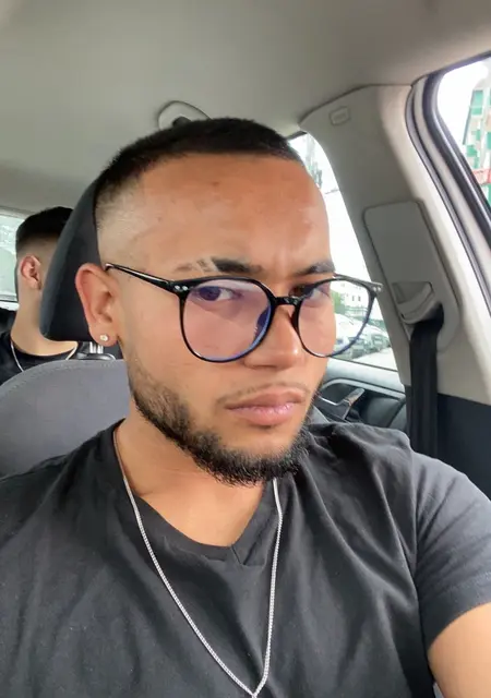 Mircea из Роман, мне 25, познакомлюсь на одну ночь