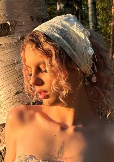 Я Алёна, 21, из Амстердама, ищу знакомства на одну ночь