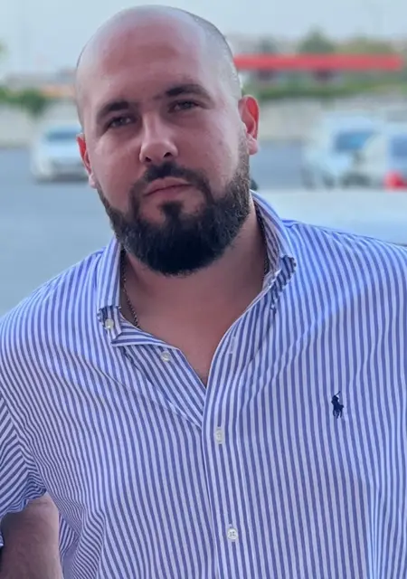 Vladislav из Парижа, мне 29, познакомлюсь на одну ночь