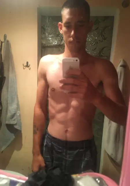 Олександр из Марганца, мне 24, познакомлюсь для дружбы