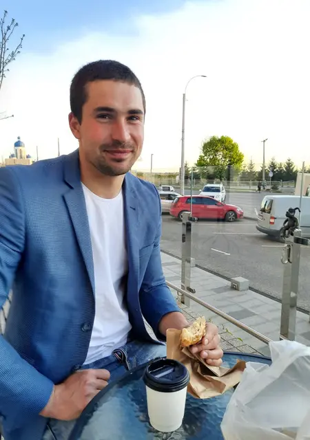 Vova з Чернівців, шукаю на сайті знайомства без зобов'язань