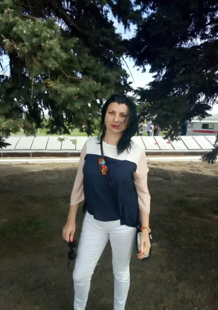 Лариса из Лутугина, ищу на сайте знакомства без обязательств