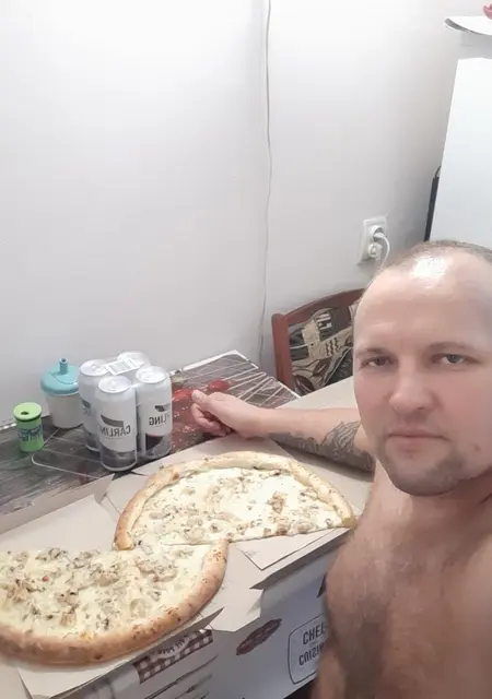 Вова из Павлограда, ищу на сайте знакомства на одну ночь