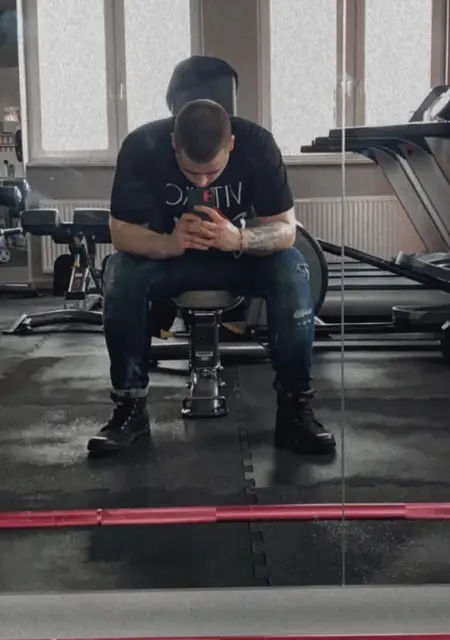 Я Piotr, 23, знакомлюсь на одну ночь в Познани