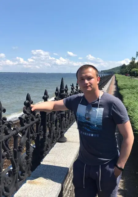 Олексій з Чернівців, мені 29 років, познайомлюсь для спілкування