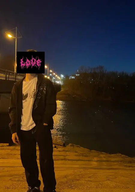 Я Кирилл, 18, из Лондона, ищу знакомство для дружбы