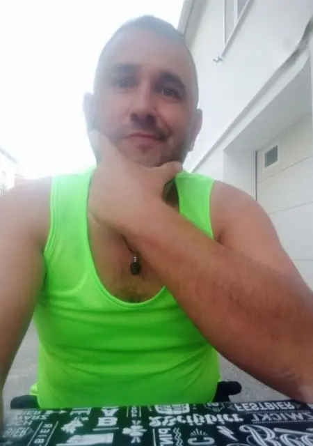 Angel Simon de Madrid, tengo 44 años, listo para conocer