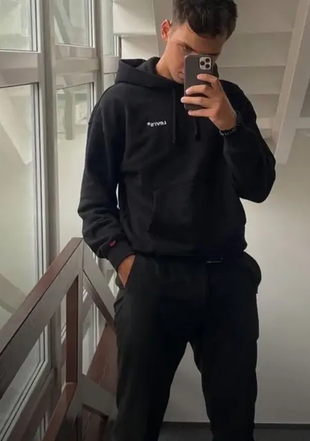 Саша из Николаева, ищу на сайте вирта