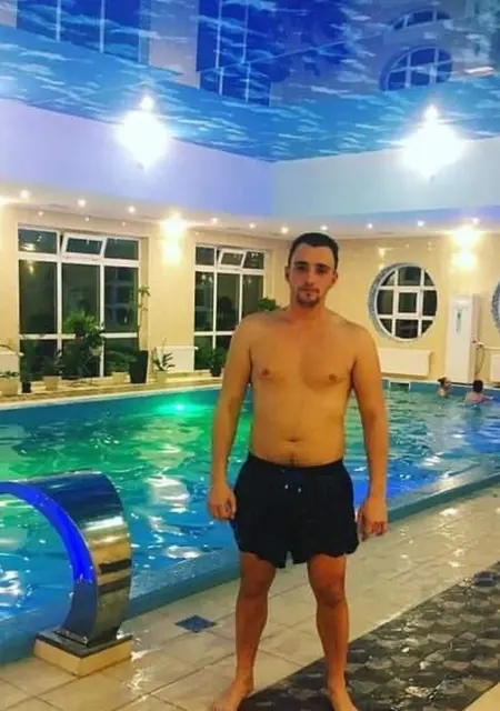 Alex з Дніпра, шукаю на сайті знайомства без зобов'язань