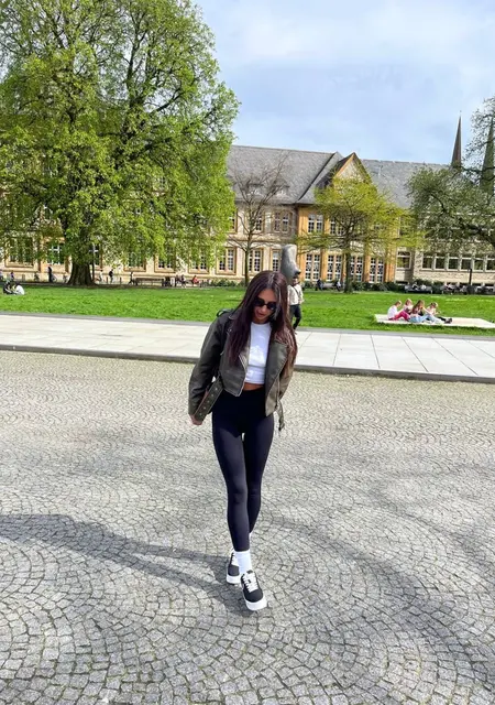 Anna из Детмольд, ищу на сайте общение