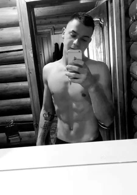 Я Вася, 21 років, знайомлюсь для постійні стосунки у Виноградів