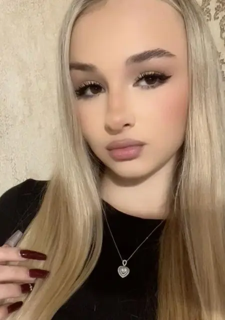 Я Лиза, 23, знакомлюсь для вирта в Варшаве