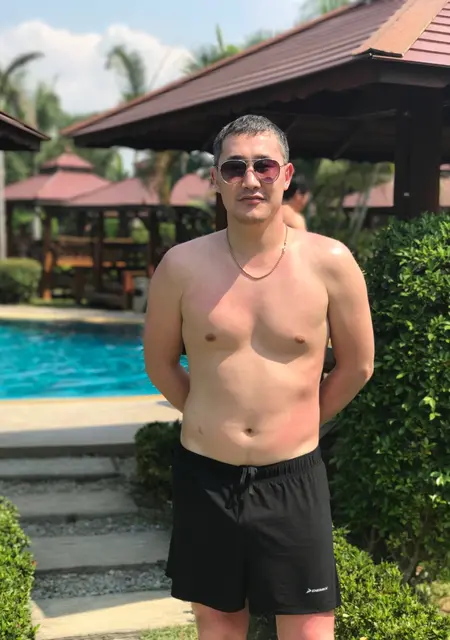 Я Максим, 39, из Бухареста, ищу знакомства без обязательств