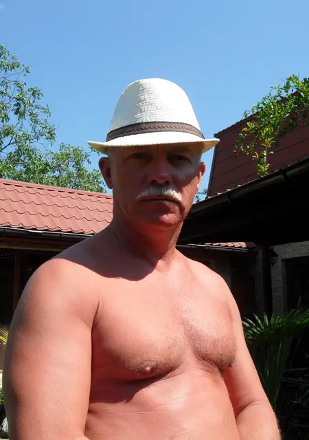 Сержио из Минска, ищу на сайте знакомства без обязательств