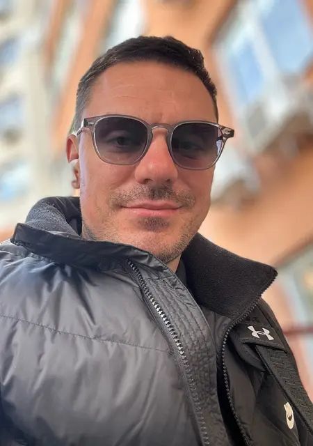 Я Максим, 34, из Одессы, ищу знакомство для совместных путешествий