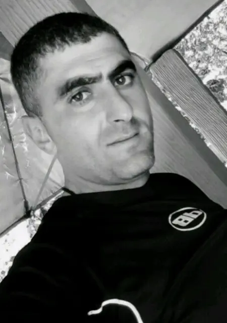 Я Arm, 43, из Андерлехт, ищу знакомство для постоянных отношений