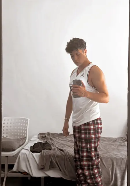 Jere de Alicante, tengo 23 años, listo para conocer para viaje