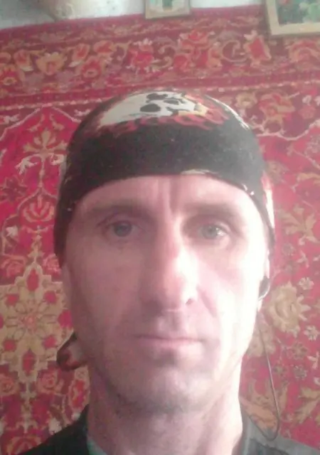 Я Павел, 48, из Донецка, ищу знакомства без обязательств