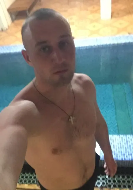 Viktot из Франкфурта-на-майне, мне 30, познакомлюсь для приятного времяпровождения