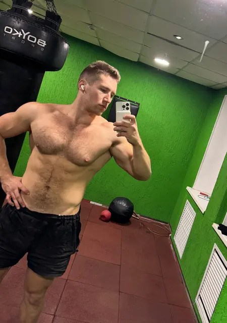 Я Илья, 28, знакомлюсь для совместных путешествий в Борисове