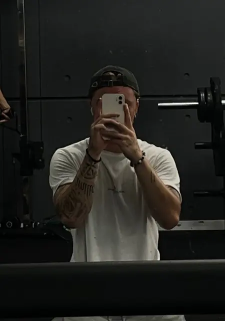 Dani de Valencia, tengo 20 años, listo para conocer para relación sin ataduras