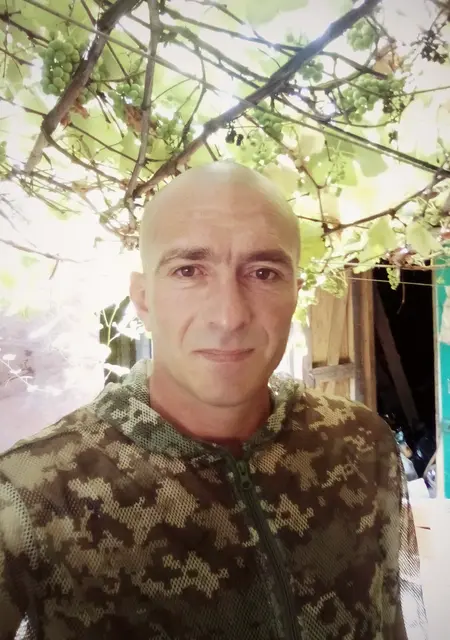 Я Вадім, 40, из Сарн, ищу знакомства на одну ночь