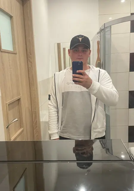 Вадим из Варшавы, мне 22, познакомлюсь для общения