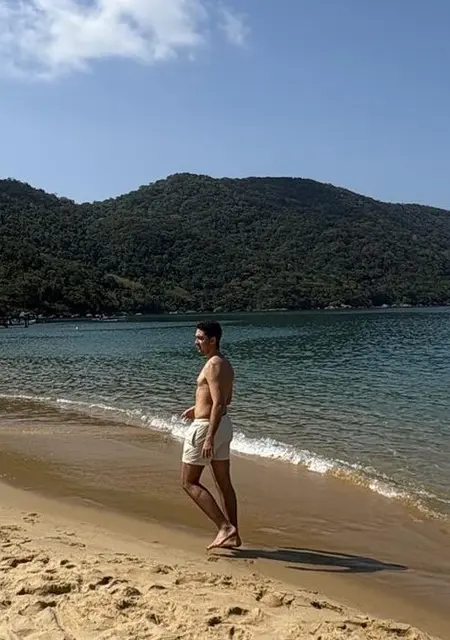 Soy Juan, 27 años, conociéndome para relación sin ataduras en Madrid