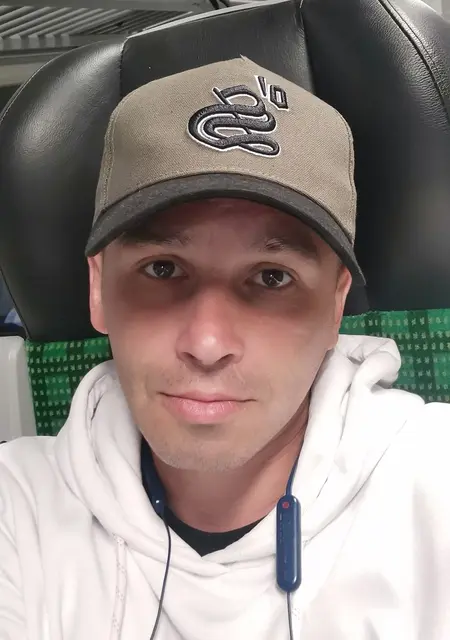 Саша из Борисова, ищу на сайте знакомства без обязательств